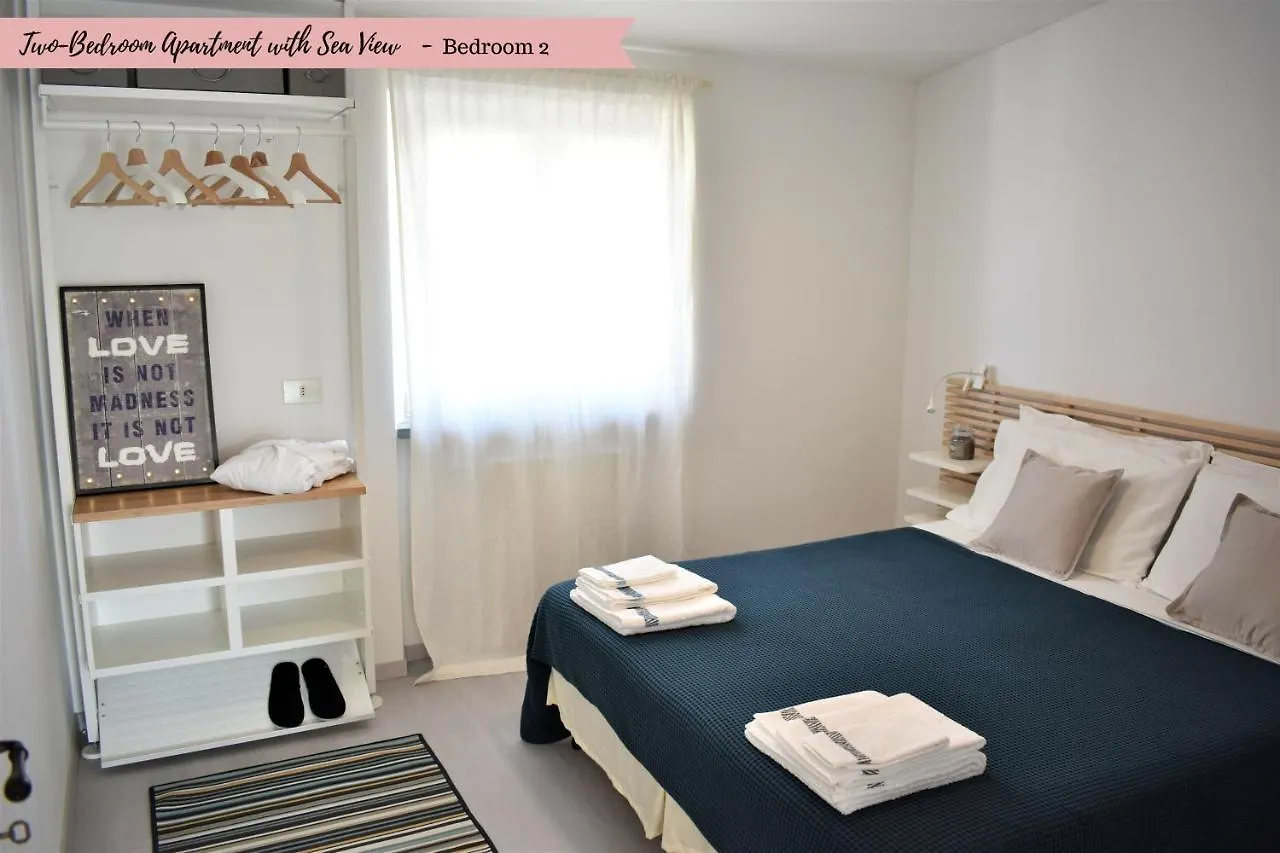 Front Beach Apartments - Attic Viareggio Italy