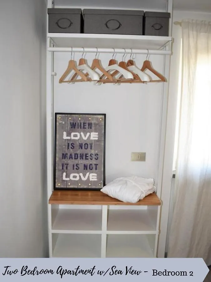 Front Beach Apartments - Attic Viareggio 0*,  Italy