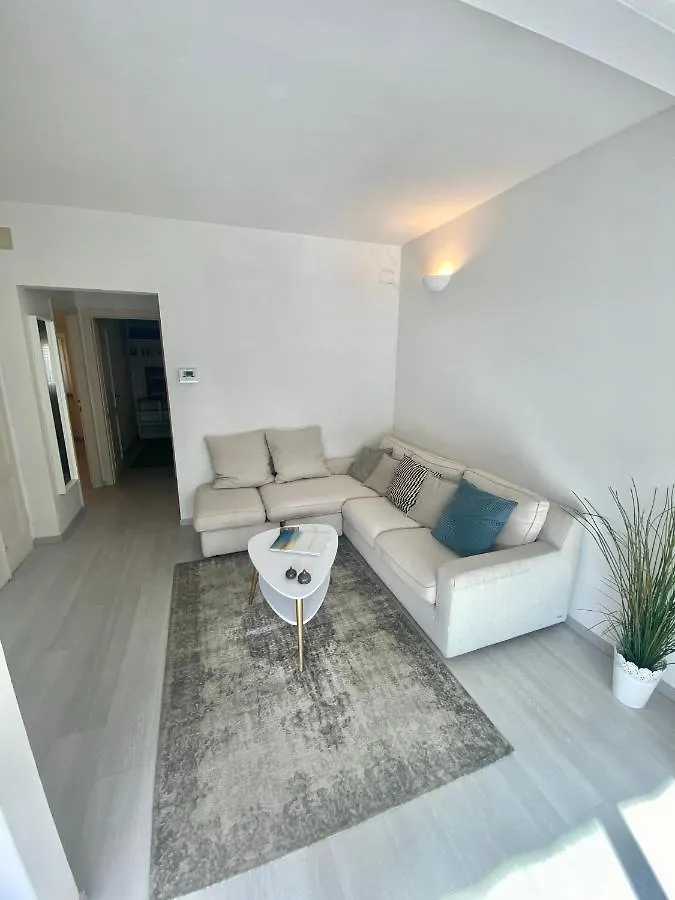 Front Beach Apartments - Attic Viareggio